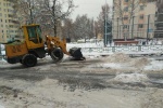 Улицы Сосенского очищают от снега